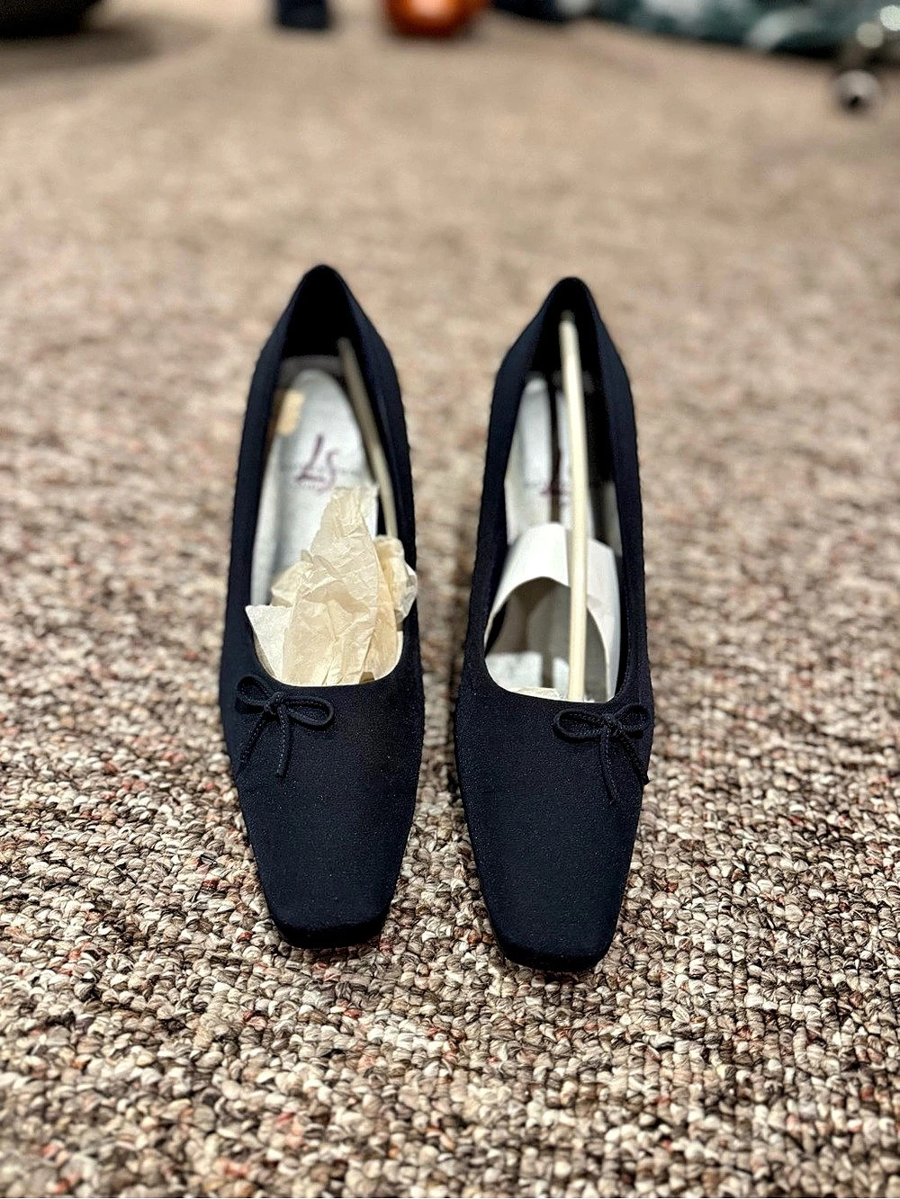 LifeStride Black Pointed-Toe Heels